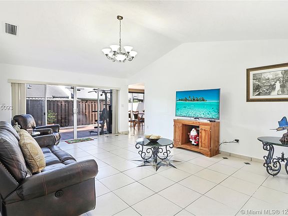 4th image of 11958 SW 122nd Ct #0