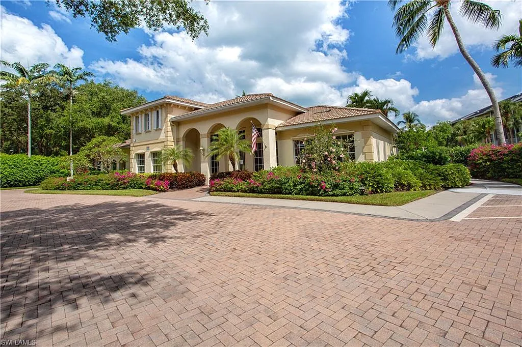 3 bed, 2.5 bath, 1900 sqft, $10,000 — Photo 3