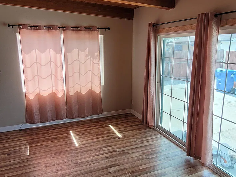 6503 White Oak Ave — Photo 17