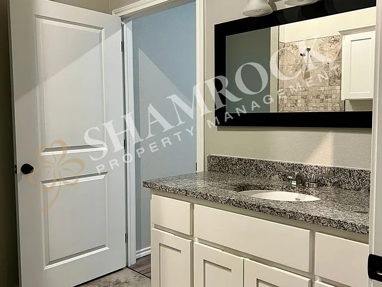 701 N New Rd #101 — Photo 9