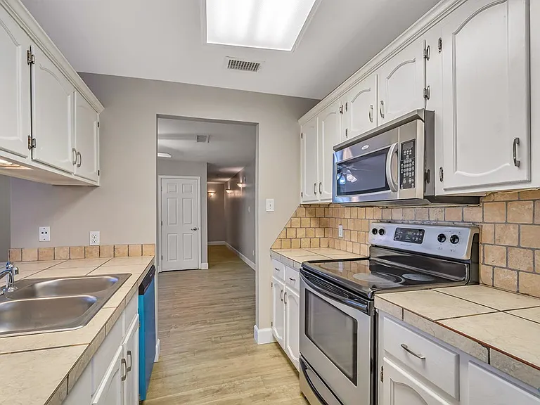 422 W Pecan Ave #D — Photo 16