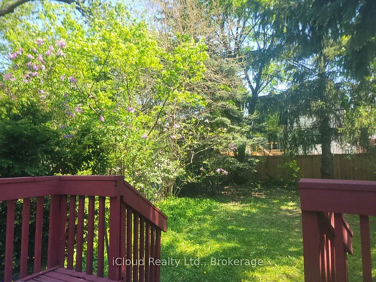 37 Collinson Blvd — Photo 14