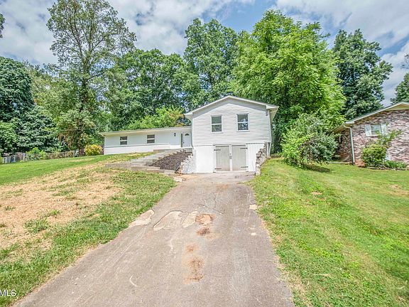 2nd image of 1905 Wintergreen Dr