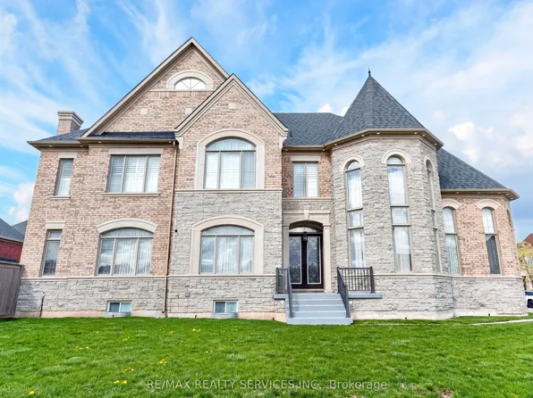 28 Pendergast Ct, Brampton, ON L6P 4G7
