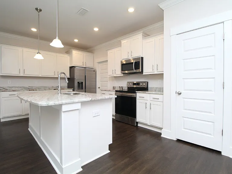 717 Brambling Ct — Photo 5