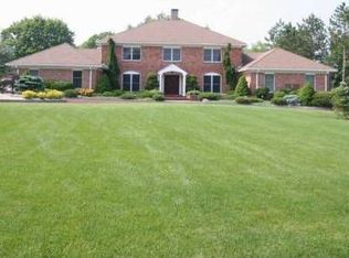 37 Murray Hill Rd, Scarsdale, NY 10583