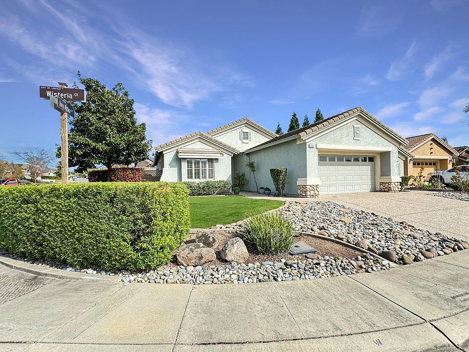1st image of 215 Wisteria Ct