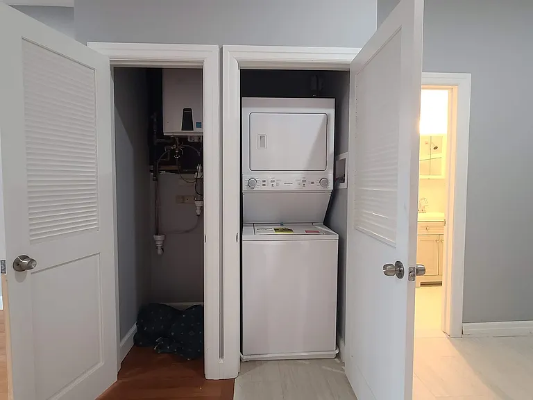 100 Griffith St #3R — Photo 19