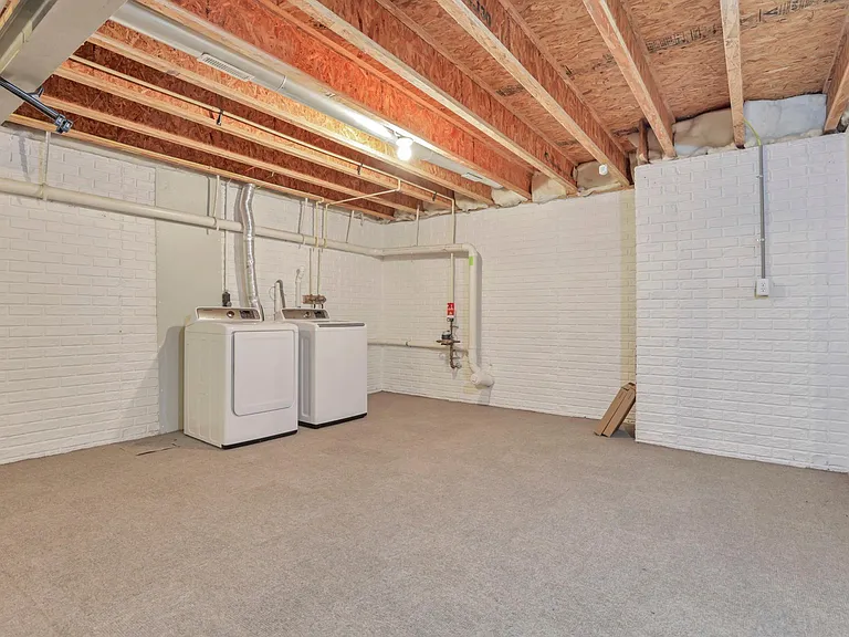 522 Farm Hill Ct — Photo 44