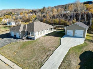 11111 W 99th St, Peace River, AB T8S1L7