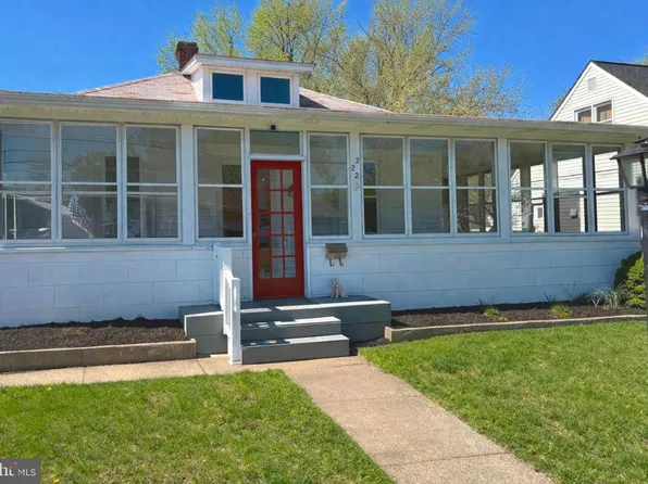 222 Wanda Rd, Pasadena, MD 21122