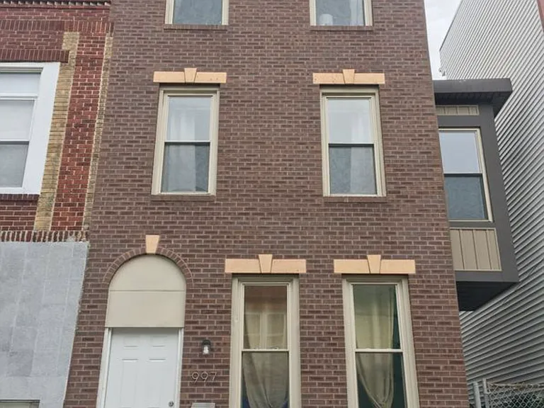 N Marshall St — Photo 15