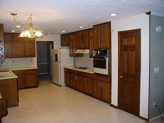 Kitchen and Brft Area