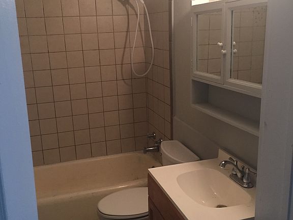 3rd image of 1105 Sewanee Dr APT 8