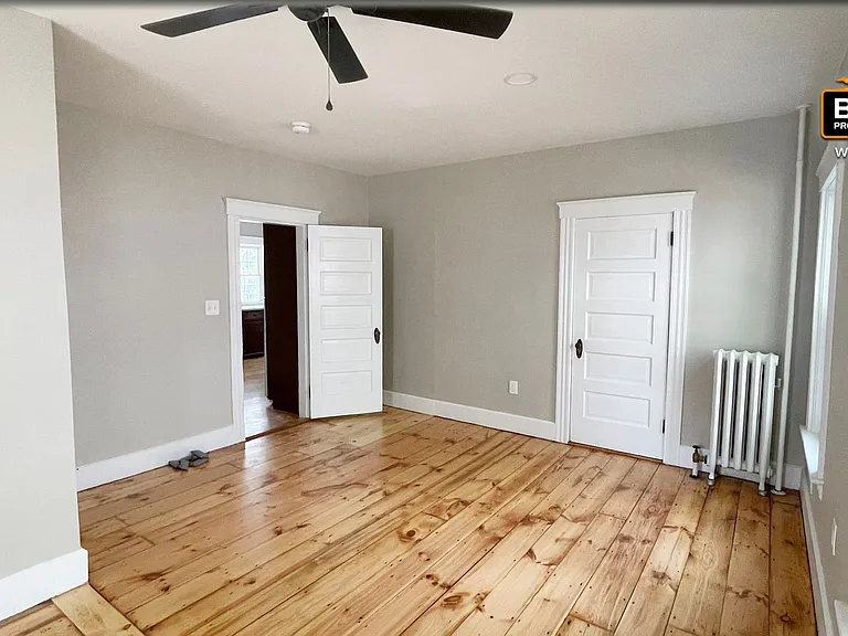 10-12 Otis St — Photo 21