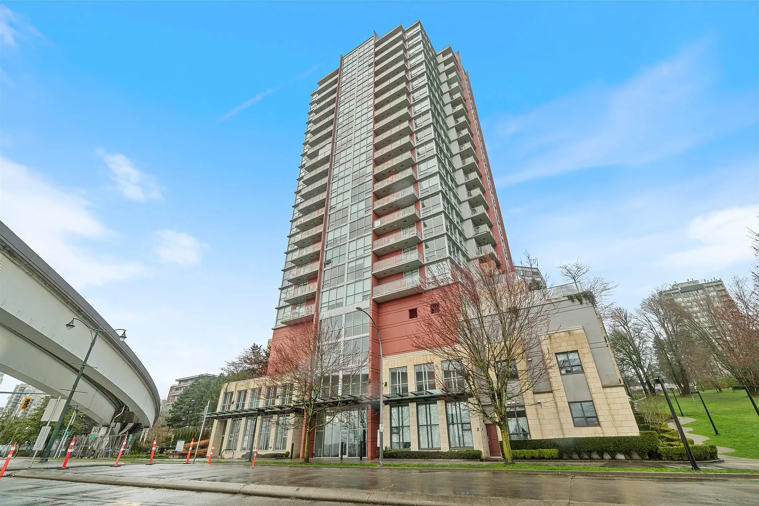 125 Columbia St #601 photo 1