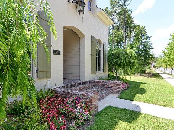3rd image of 1004 Winterberry Ln