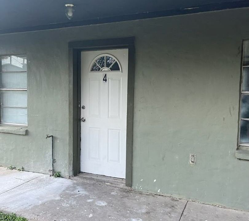 1st image of 821 W 1st St #4