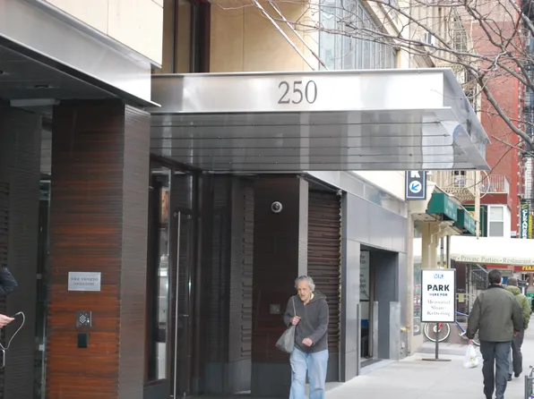 250 East 53rd Street 3004 image 17 of 17