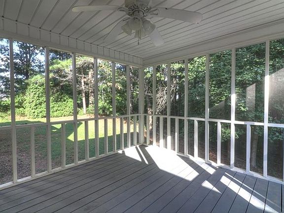 4th image of 621 Warrenton Dr