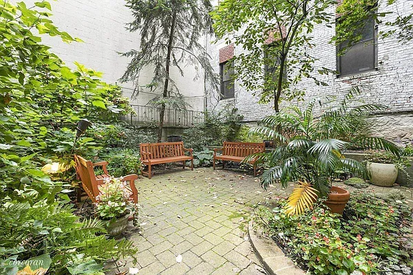 Rented by Compass | media 21