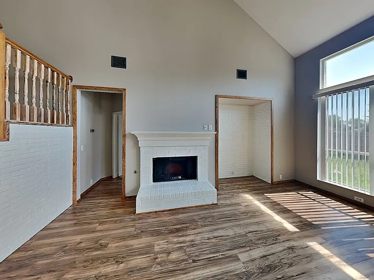 2815 Saint Maria Dr — Photo 2