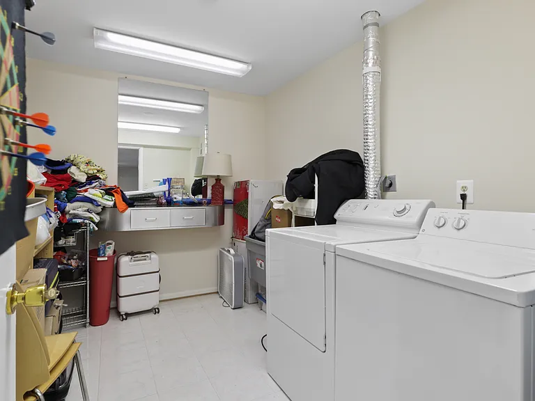 3366 Taleen Ct — Photo 34