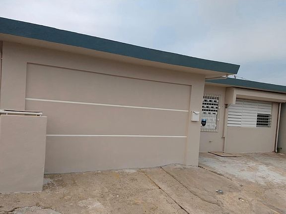 Front of house from Calle 18.