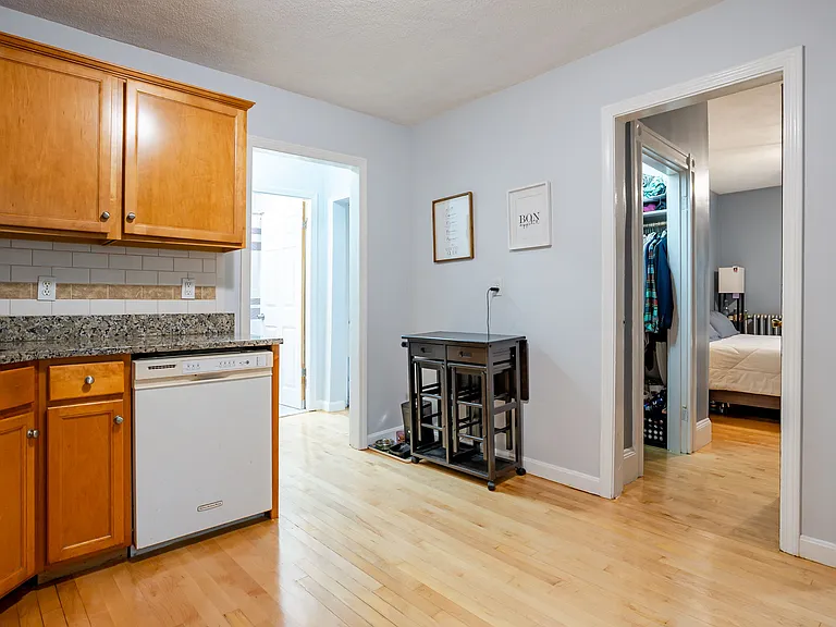 197 Mount Vernon St #1 — Photo 5
