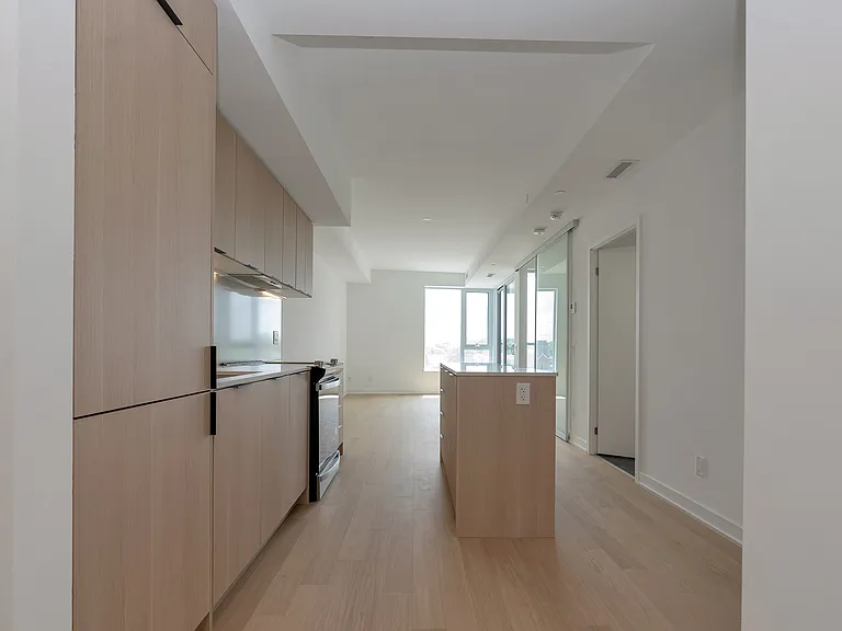 31 Huron St — Photo 17