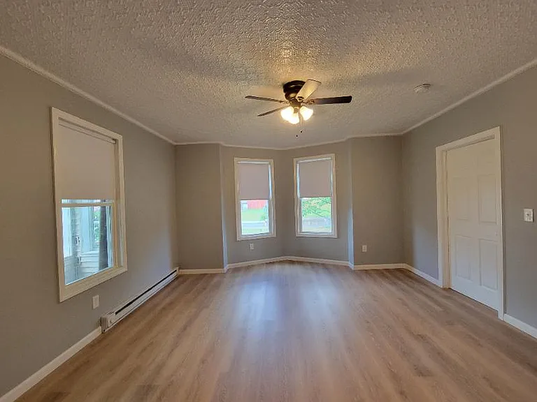 30 Beacon Ave — Photo 13