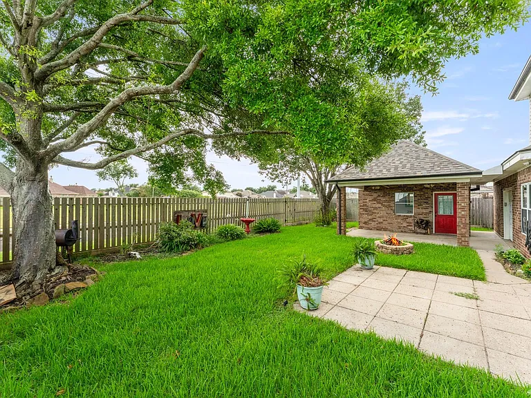 1602 Seminole St — Photo 37