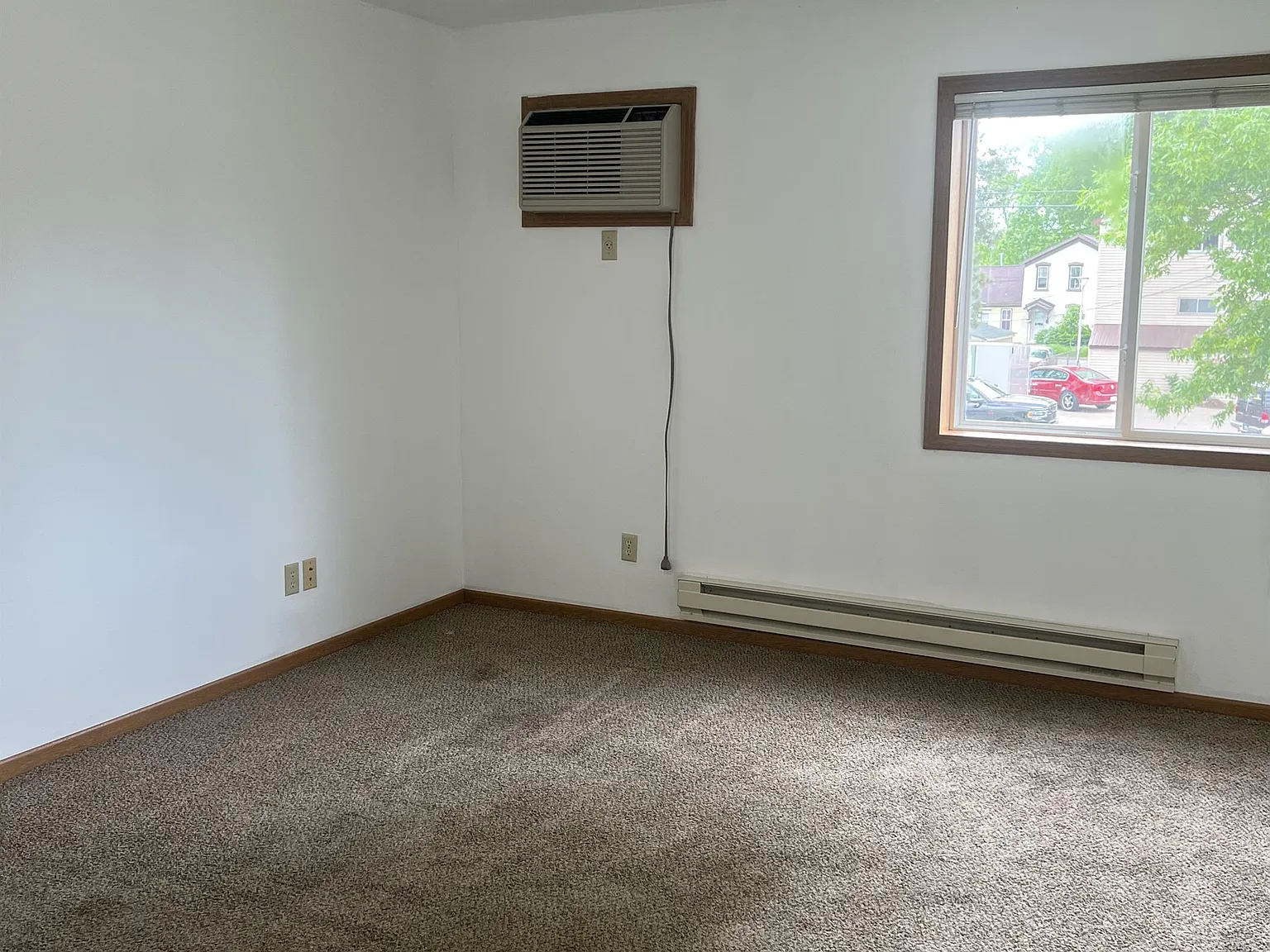 912 S 6th St - 6 — Photo 3