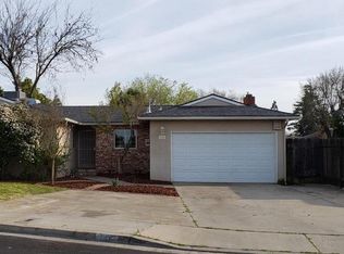 1684 Mitchell Ave, Clovis, CA 93611