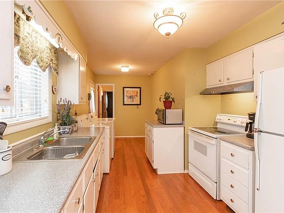 5th image of 6833 Echo Ln