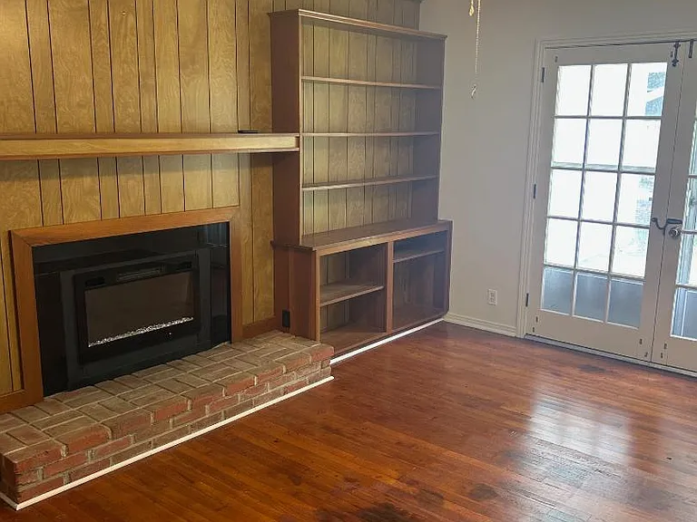 4806 Kendall Ave — Photo 5