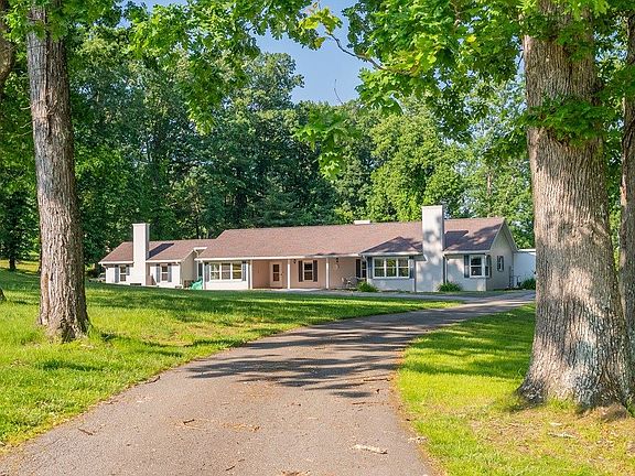 3rd image of 180 Roseland Rd