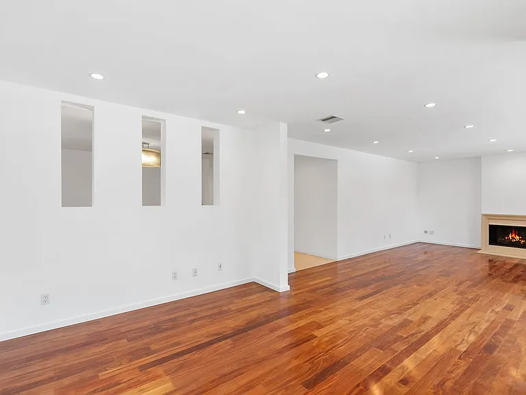 10645 Wilshire Blvd #101 — Photo 3