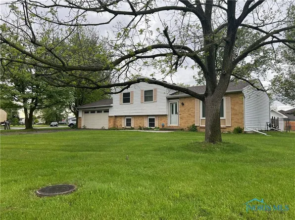 7326 Starlight Rd, Perrysburg, OH 43551
