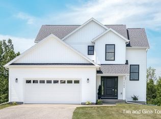 12369 Plantation Ct, Belding, MI