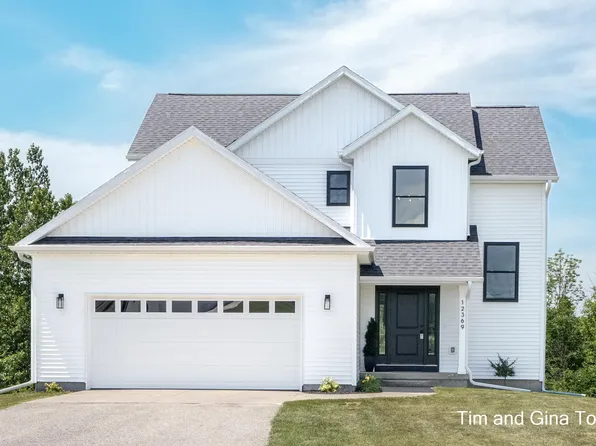 12369 Plantation Ct, Belding, MI 48809