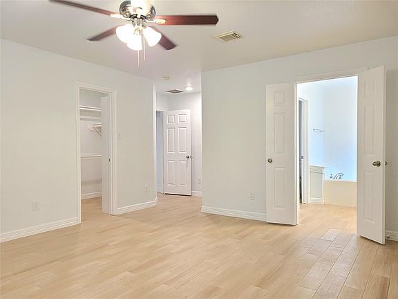 3rd image of 1503 York Creek Dr