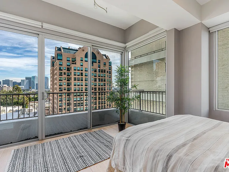 10501 Wilshire Blvd #1012 — Photo 8