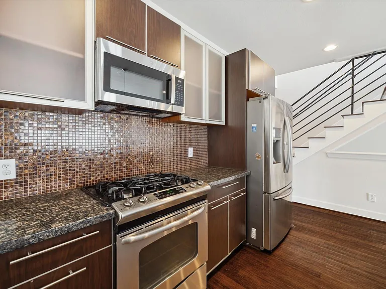 3041 Clinton Dr — Photo 8