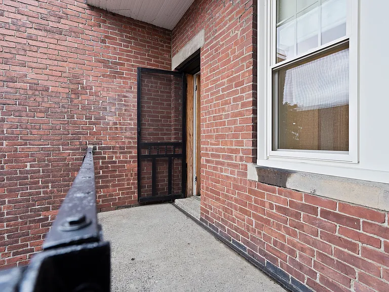 Selkirk Place Apartments — Photo 8