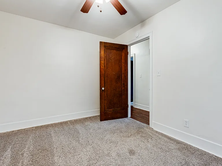 2915 Belrose Ave #203 — Photo 19