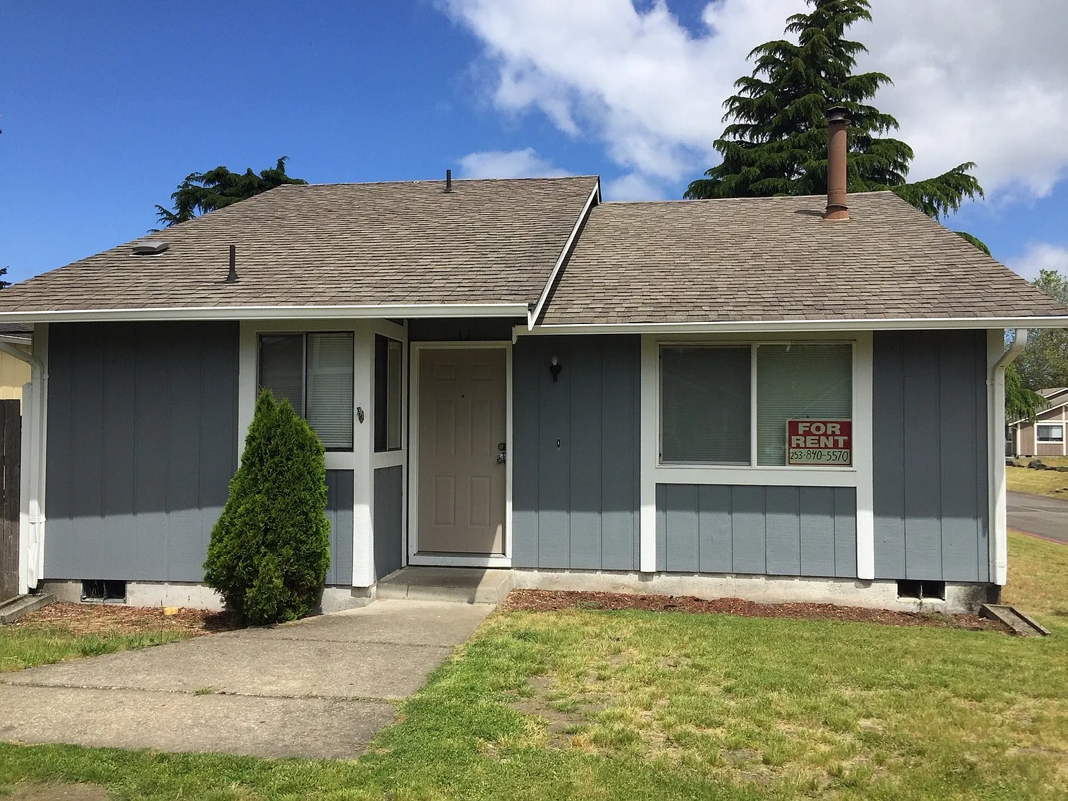 710 Lucerne Ln SE photo 1