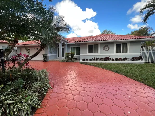 16430 NW 82nd Ct, Miami Lakes, FL 33016