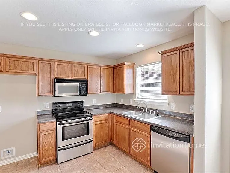 13916 Garden Grove Dr — Photo 8