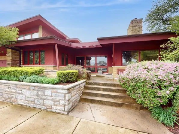 3555 W 102nd St, Evergreen Park, IL 60805